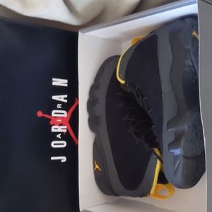 Air Jordan 9 Retro
